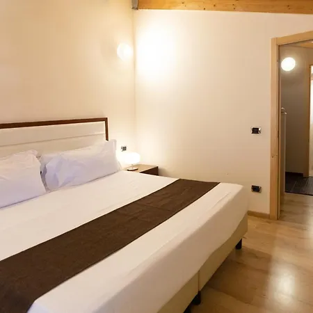 Il Duomo Πανσιόν 4*